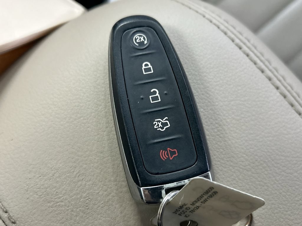 Used 2015 Ford C-MAX Energi SEL w/ Equipment Group 301A FWD image 35