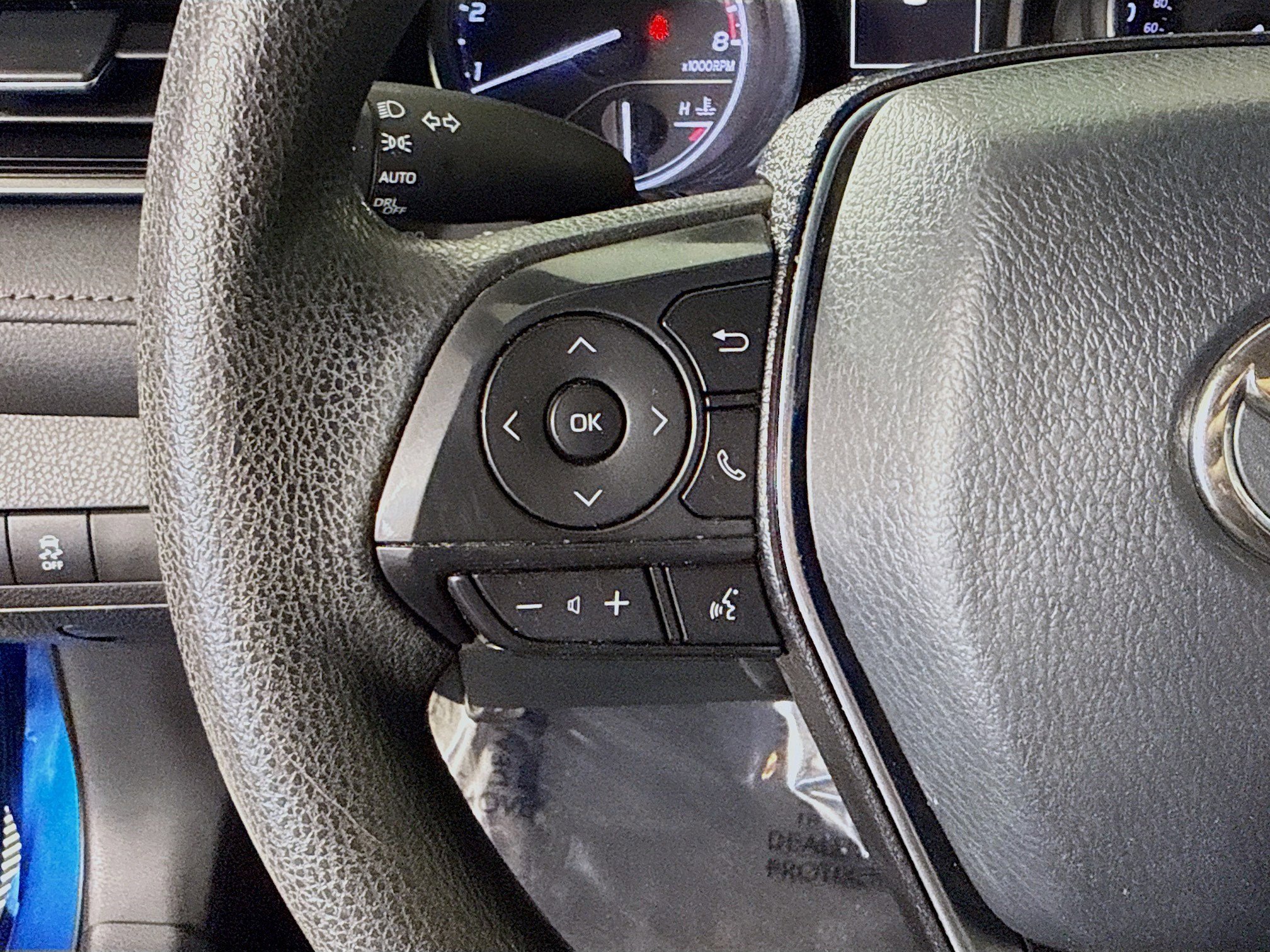 Used 2020 Toyota Camry LE w/ Carpet Mat Package image 14