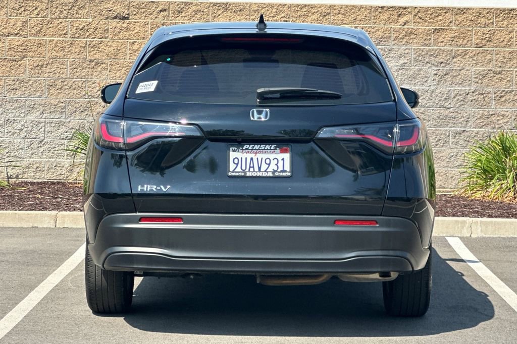 Certified 2025 Honda HR-V LX image 5