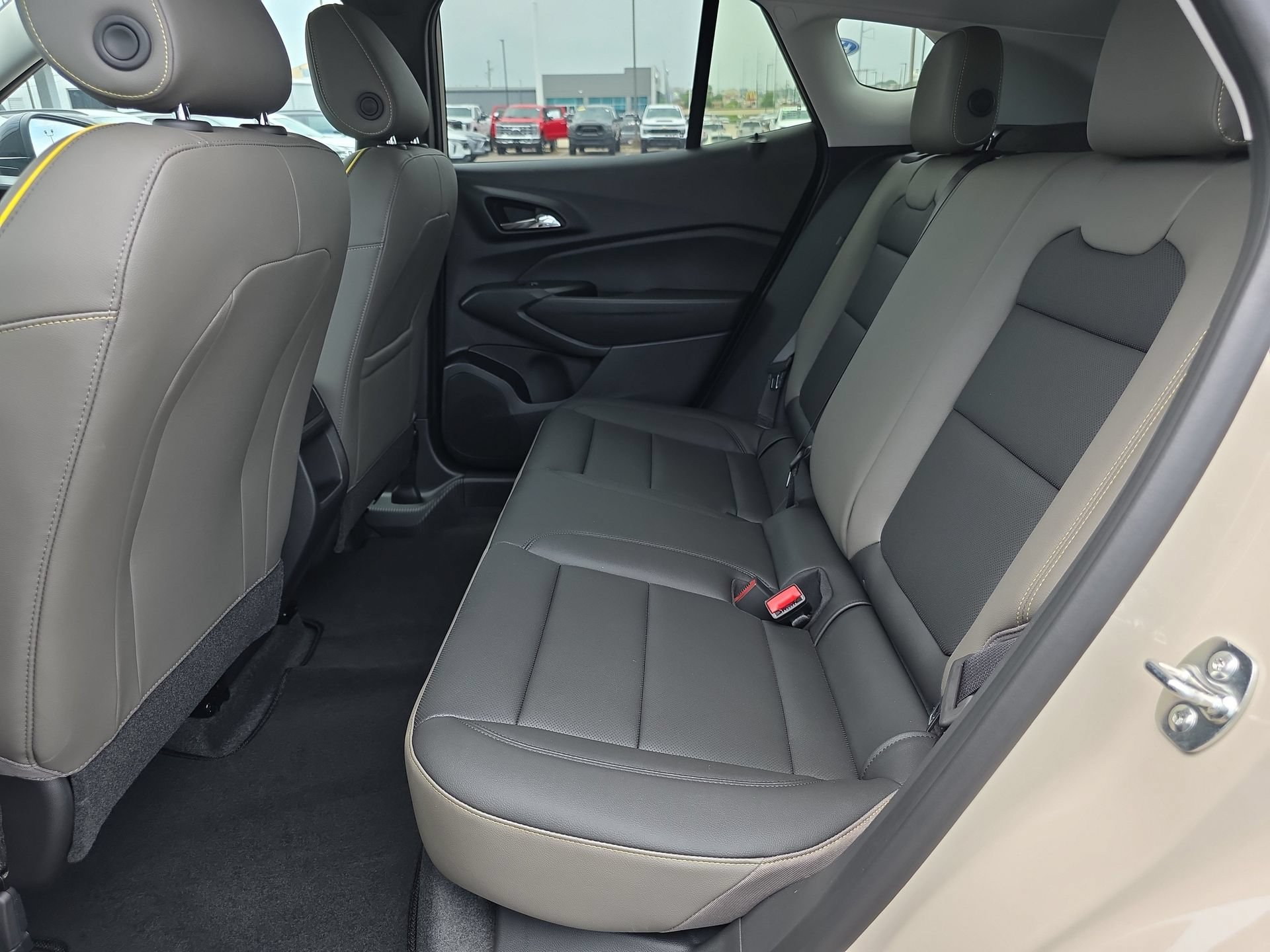 New 2026 Chevrolet Trax ACTIV w/ Sunroof Package FWD image 11