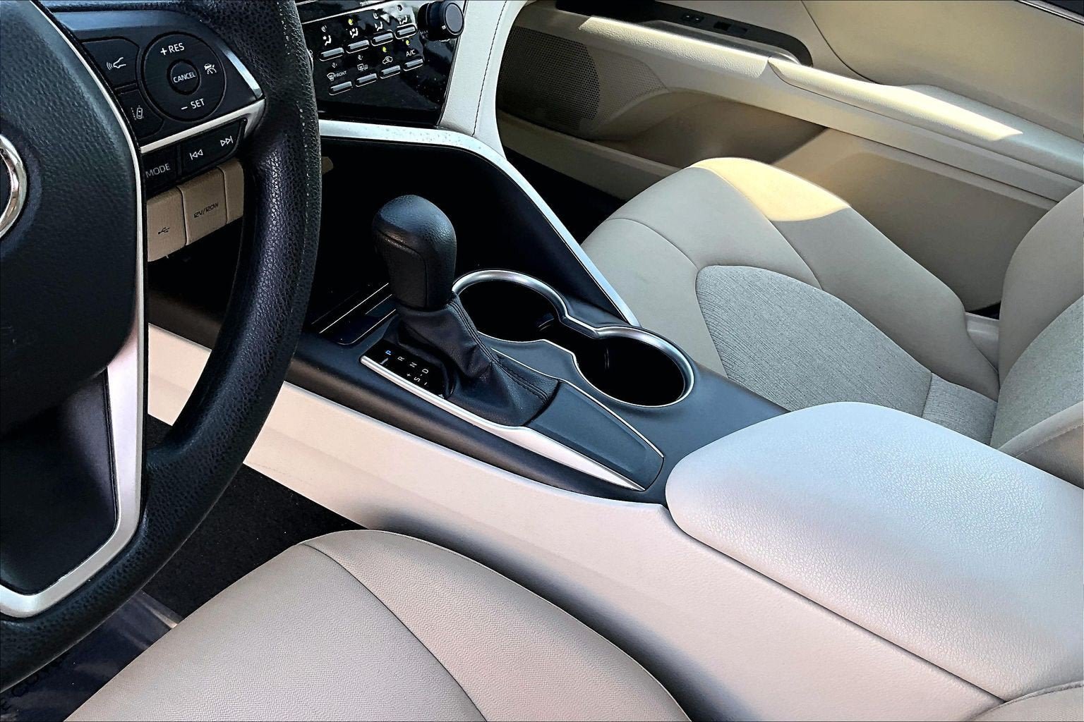 Used 2021 Toyota Camry LE w/ Convenience Package FWD image 16