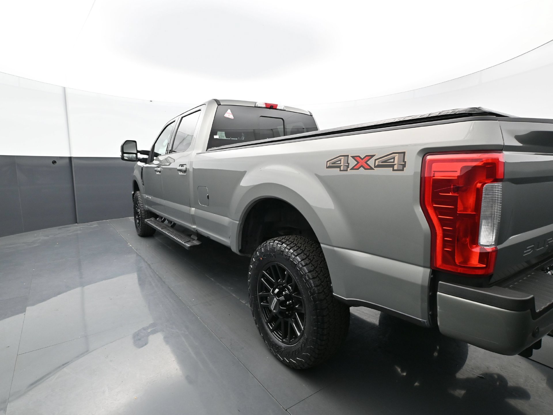 Used 2019 Ford F350 Lariat AWD/4WD image 4