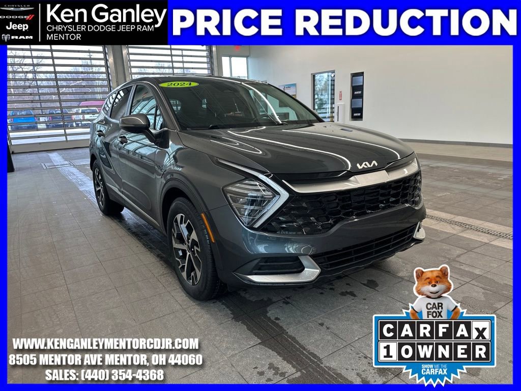 Used 2024 Kia Sportage EX image 2