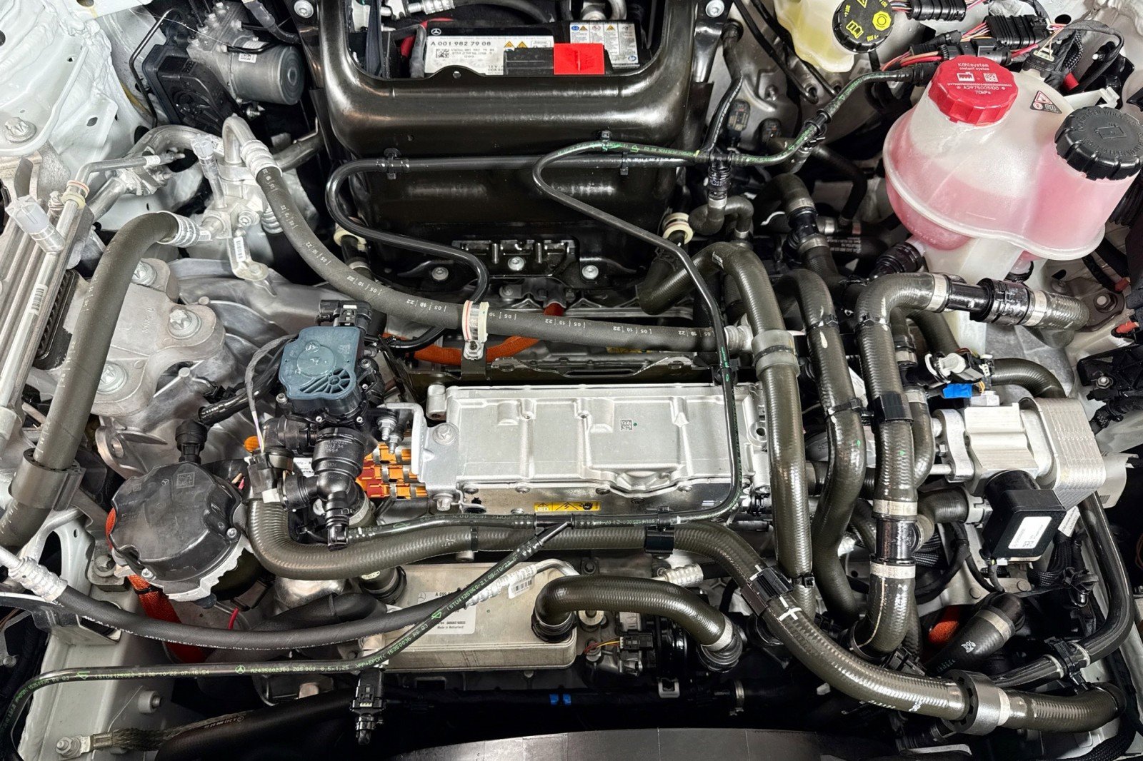 Used 2023 Mercedes-Benz EQB 300 4MATIC image 28