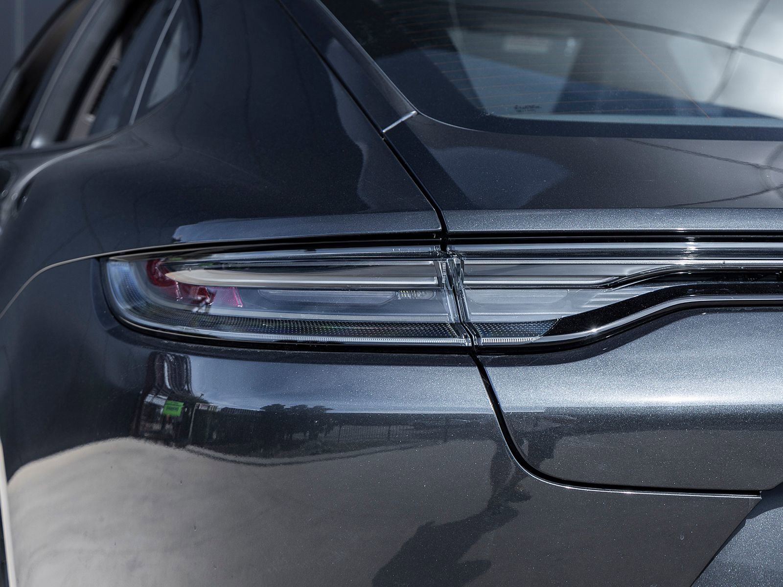 Certified 2023 Porsche Panamera Platinum Edition image 16