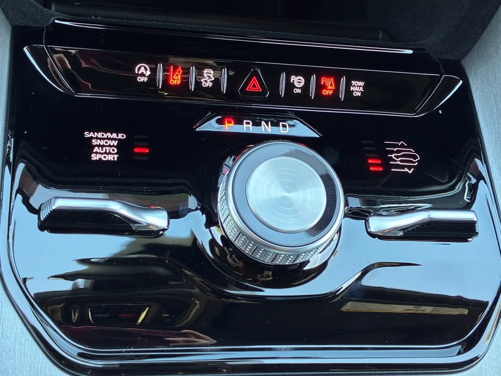 New 2026 Jeep Grand Wagoneer Limited AWD/4WD image 10