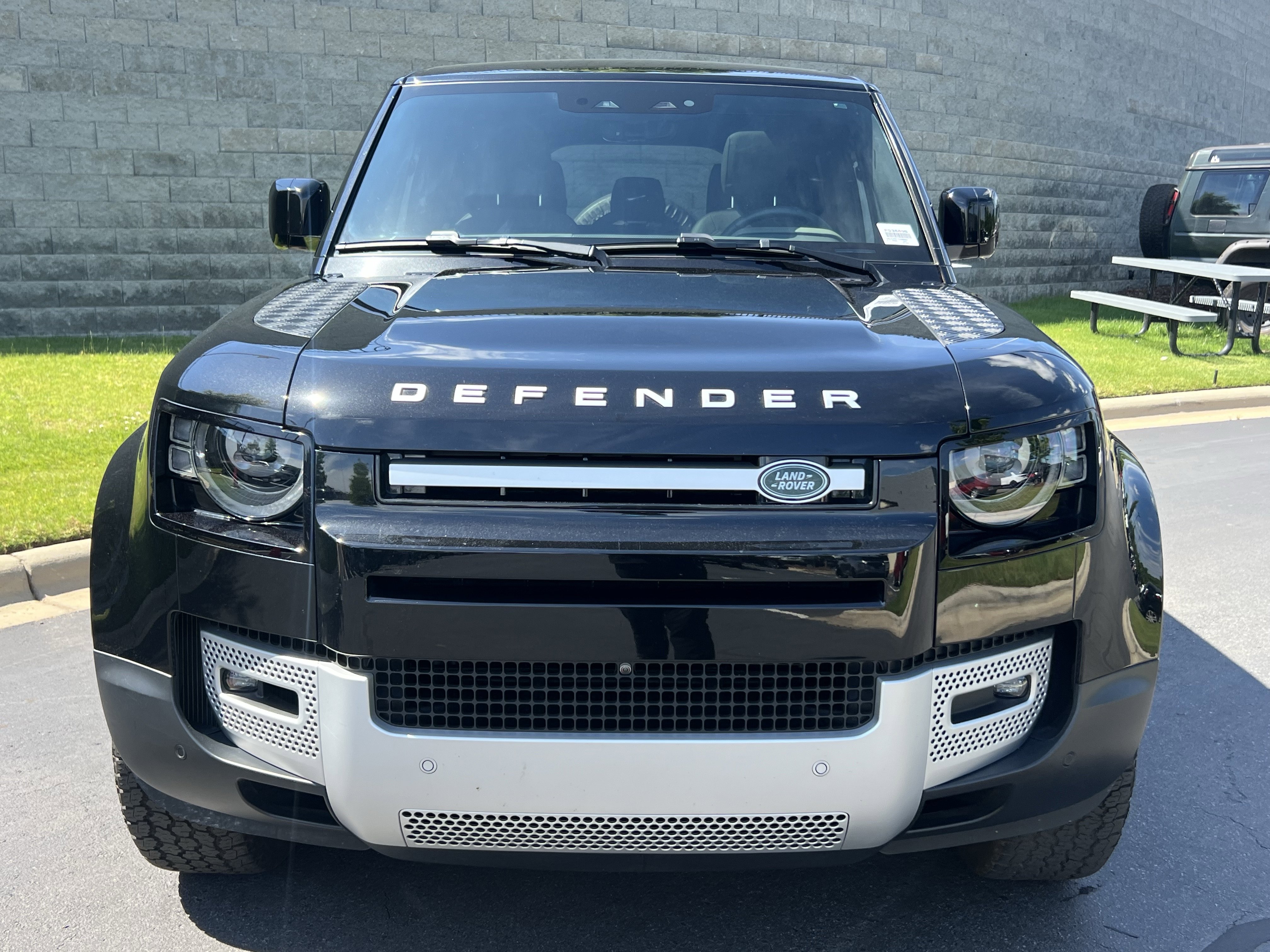 Used 2025 Land Rover Defender 110 S AWD/4WD image 10