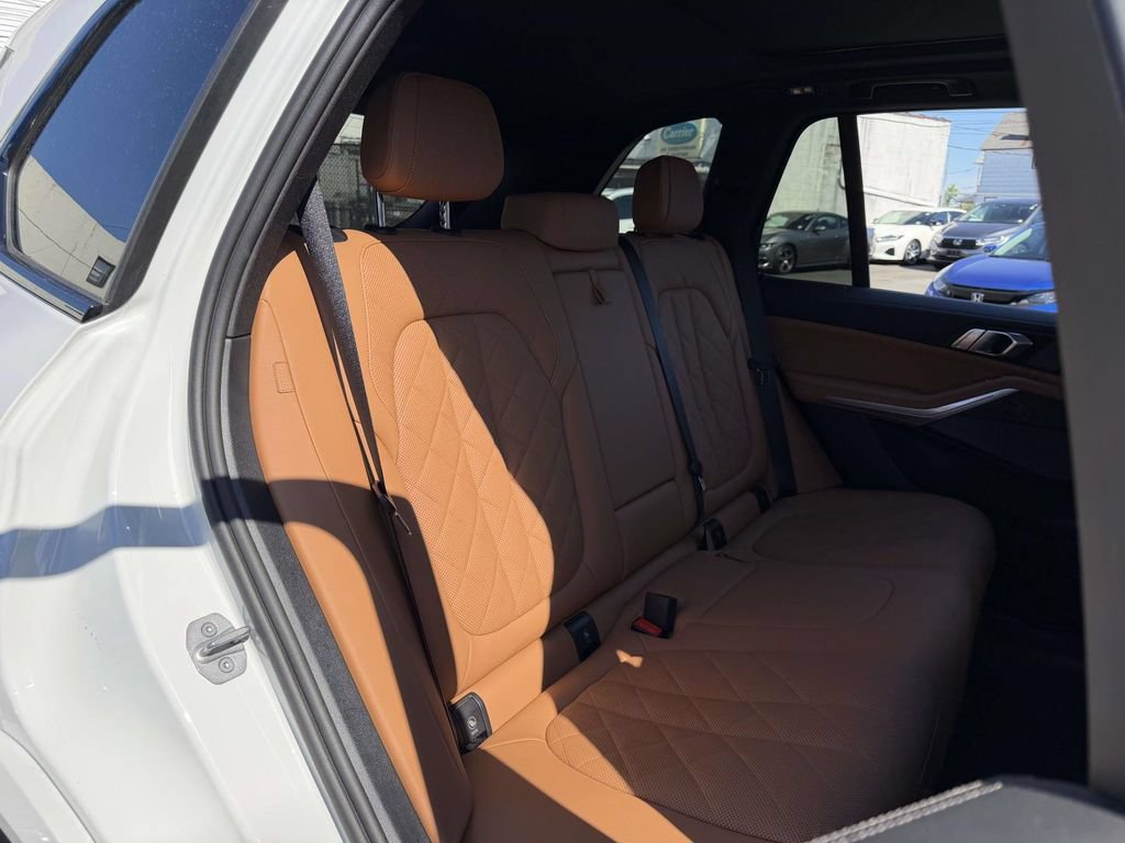 Used 2026 BMW X5 M60i AWD/4WD image 15