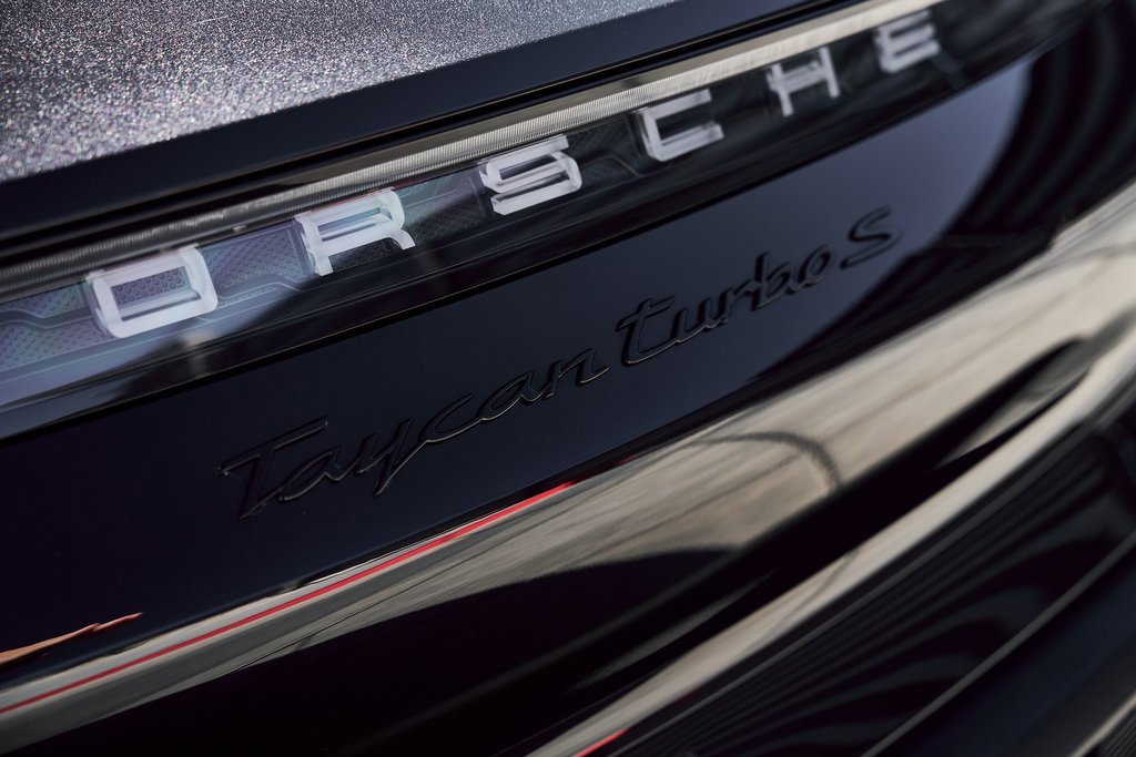 Used 2020 Porsche Taycan Turbo S image 11