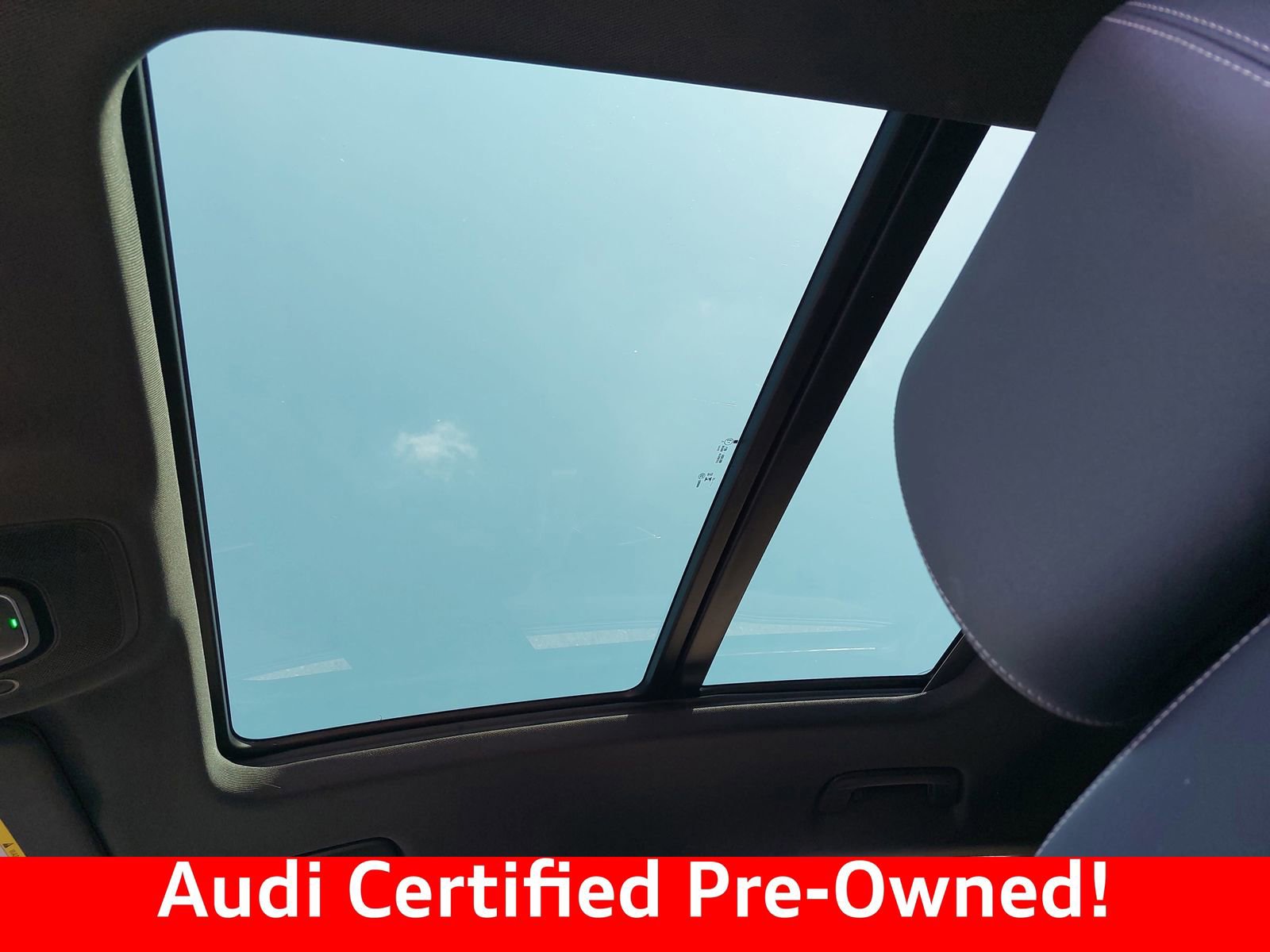 Used 2023 Audi e-tron Premium Plus w/ Premium Plus Package AWD/4WD image 31
