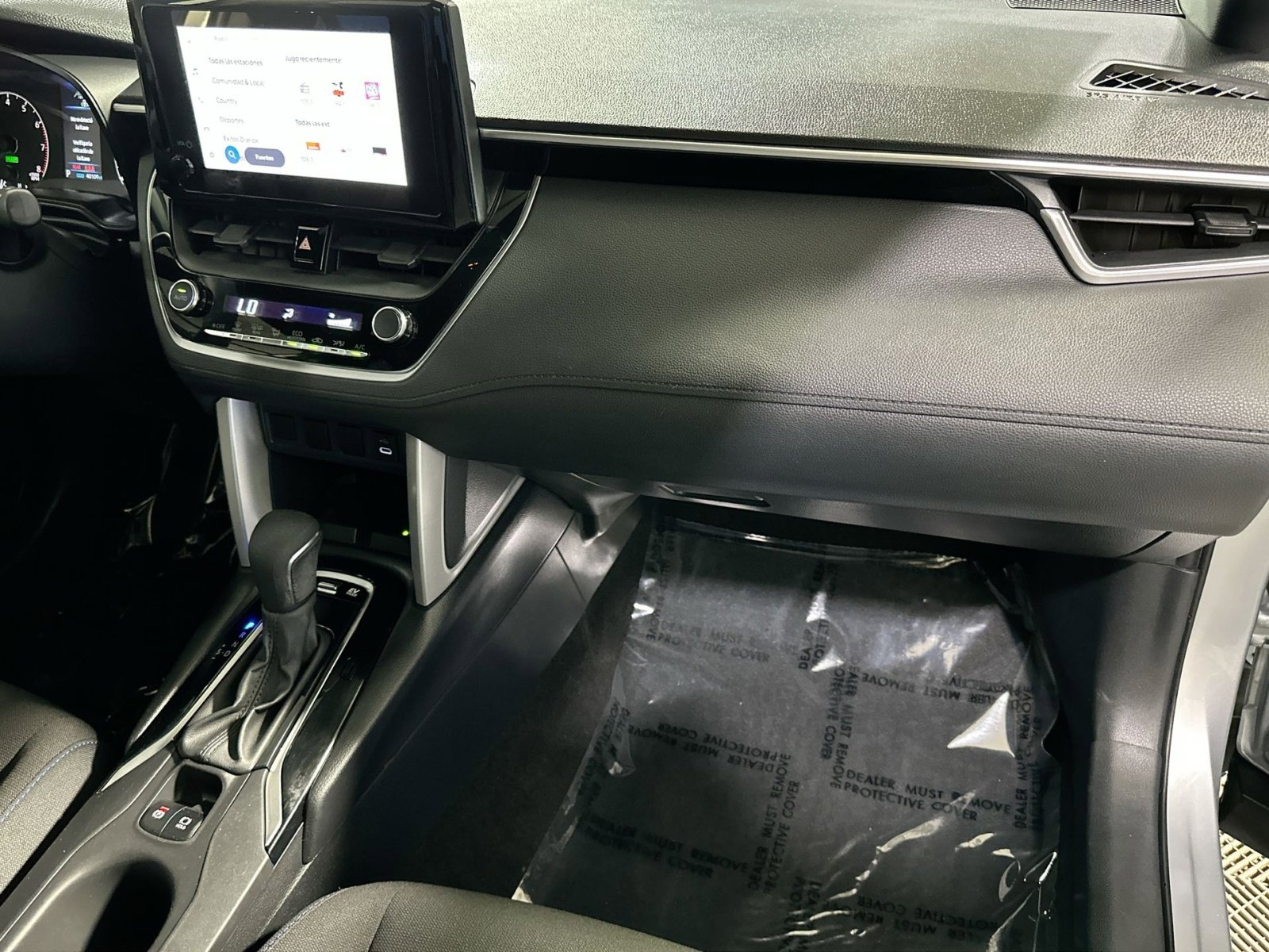 Used 2024 Toyota Corolla Cross SE w/ Moonroof Package image 35