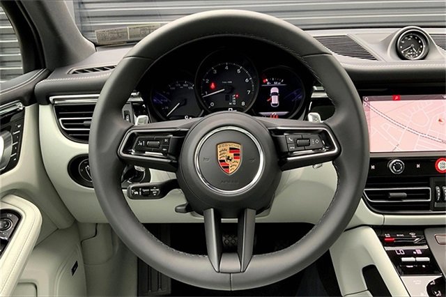 New 2025 Porsche Macan image 7