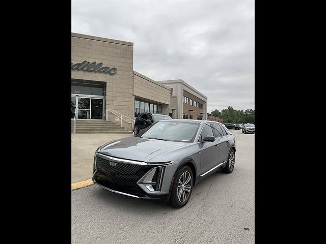 Certified 2024 Cadillac Lyriq Luxury AWD/4WD image 1