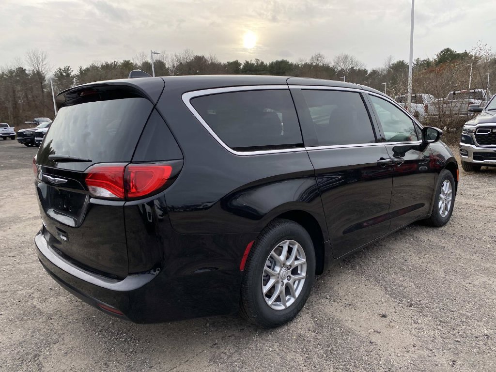 New 2026 Chrysler Voyager LX FWD image 3
