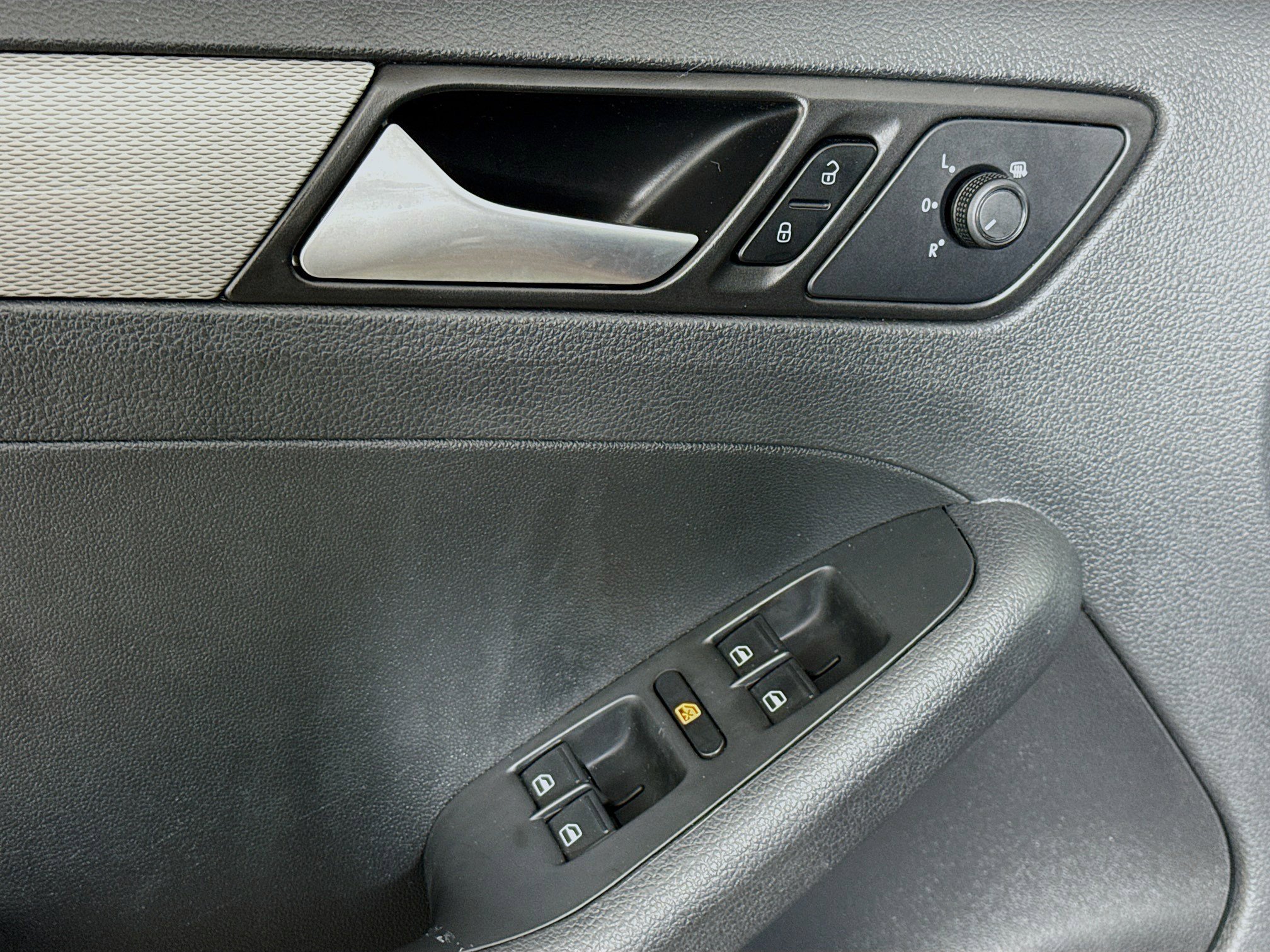 Used 2017 Volkswagen Jetta S image 22