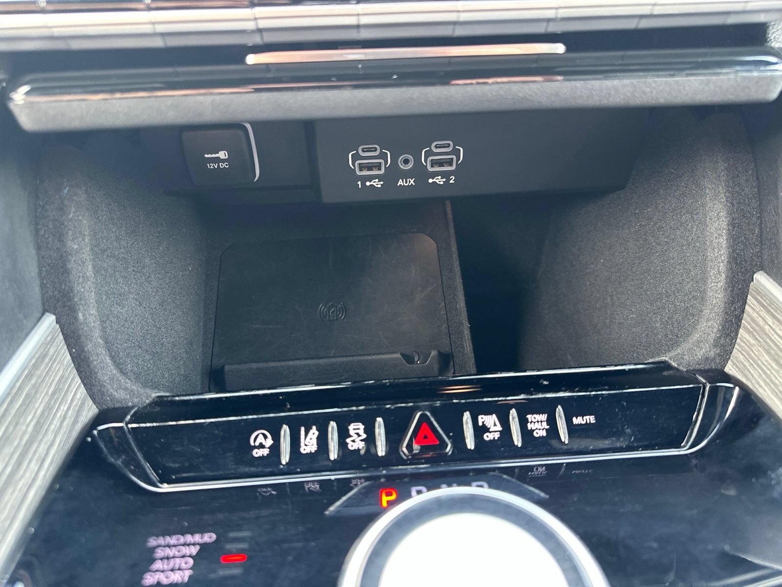 Used 2024 Jeep Wagoneer Series II AWD/4WD image 67