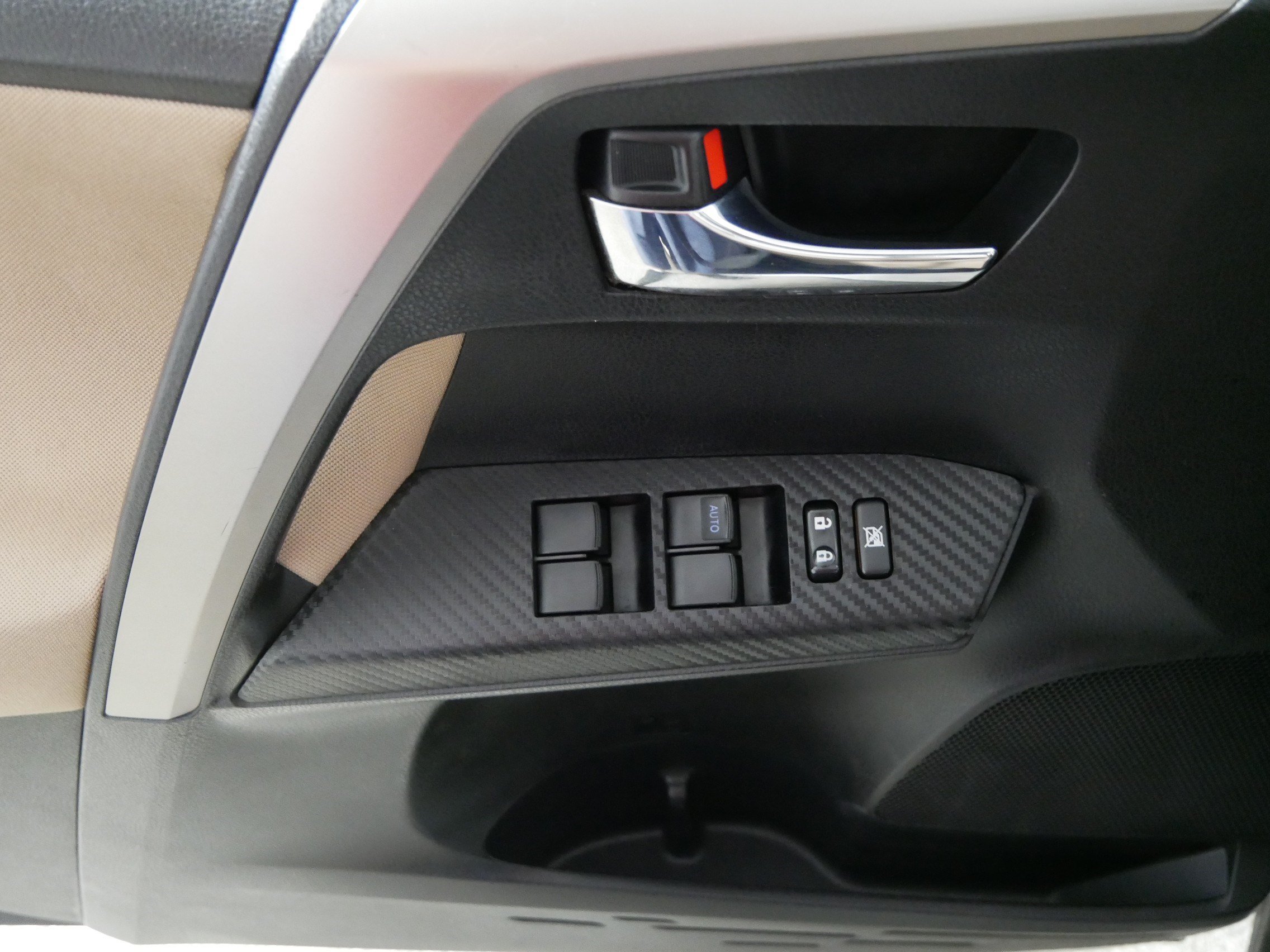 Used 2015 Toyota RAV4 XLE AWD/4WD image 19