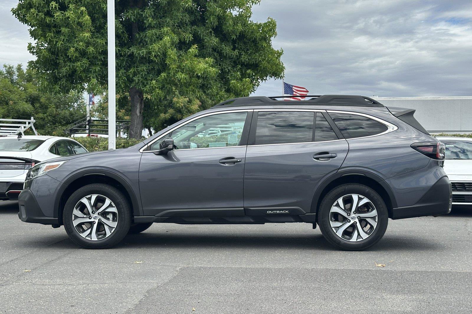 Used 2022 Subaru Outback Limited AWD/4WD image 7
