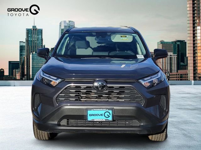 Used 2025 Toyota RAV4 LE image 9