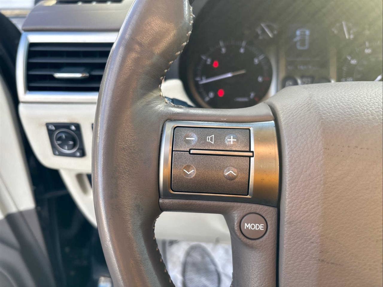 Used 2013 Lexus GX 460 w/ Comfort Plus Pkg AWD/4WD image 19