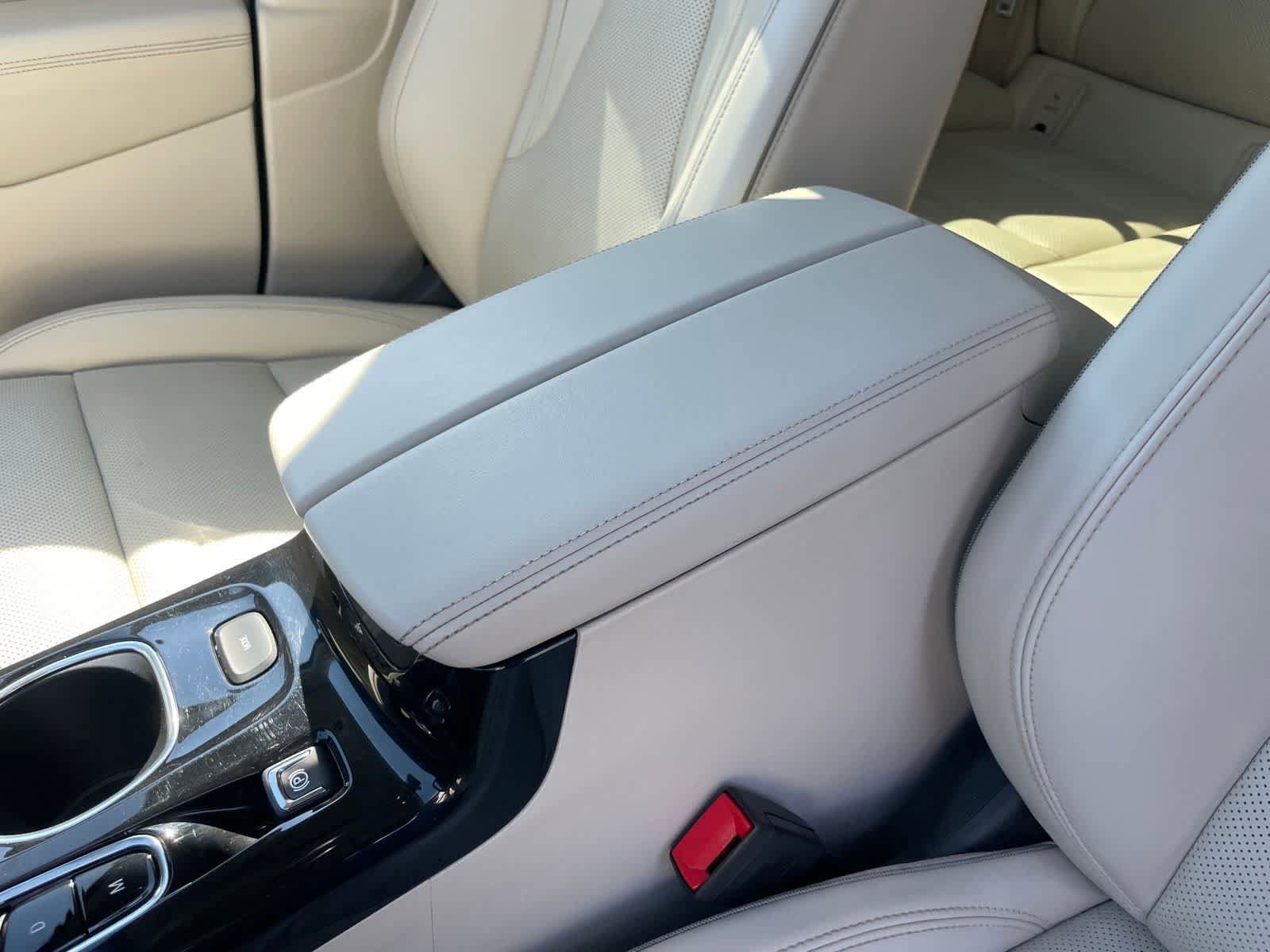 Used 2023 Buick Envision Essence AWD/4WD image 20