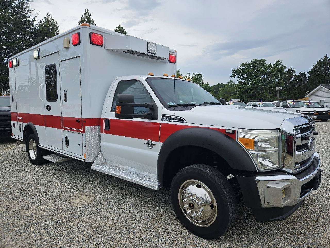 Used 2013 Ford F450 XLT w/ Ambulance Preparation Pkg RWD image 7