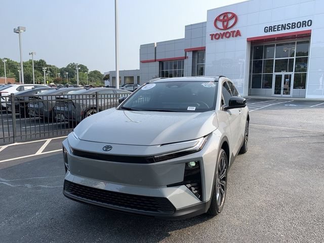 Certified 2026 Toyota C-HR AWD/4WD image 1