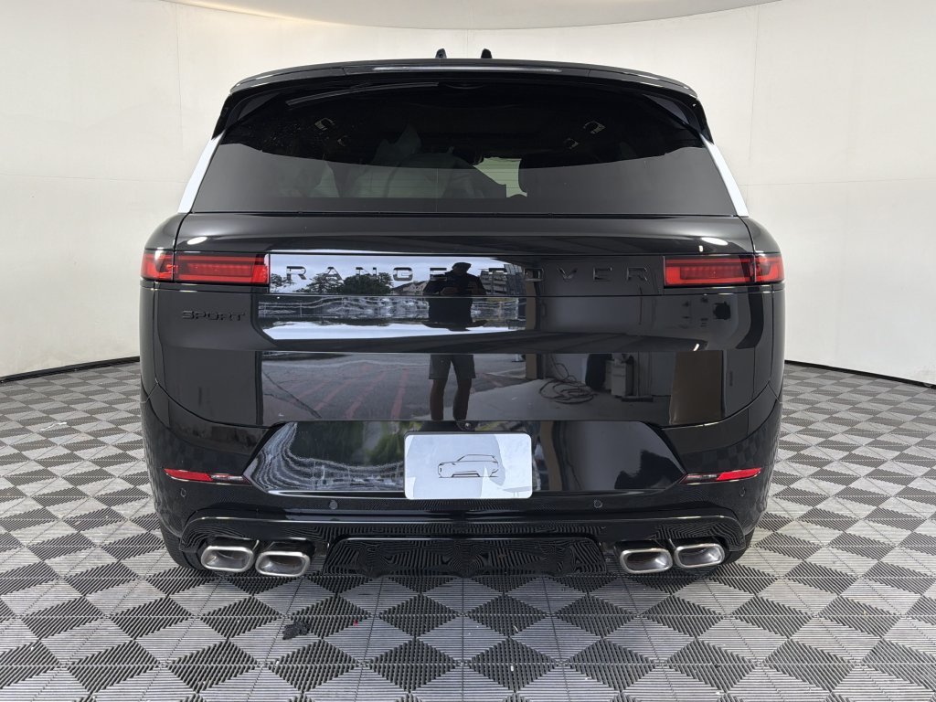 New 2027 Land Rover Range Rover Sport Dynamic SE AWD/4WD image 6