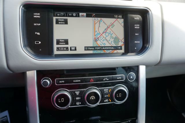 Used 2015 Land Rover Range Rover HSE image 4