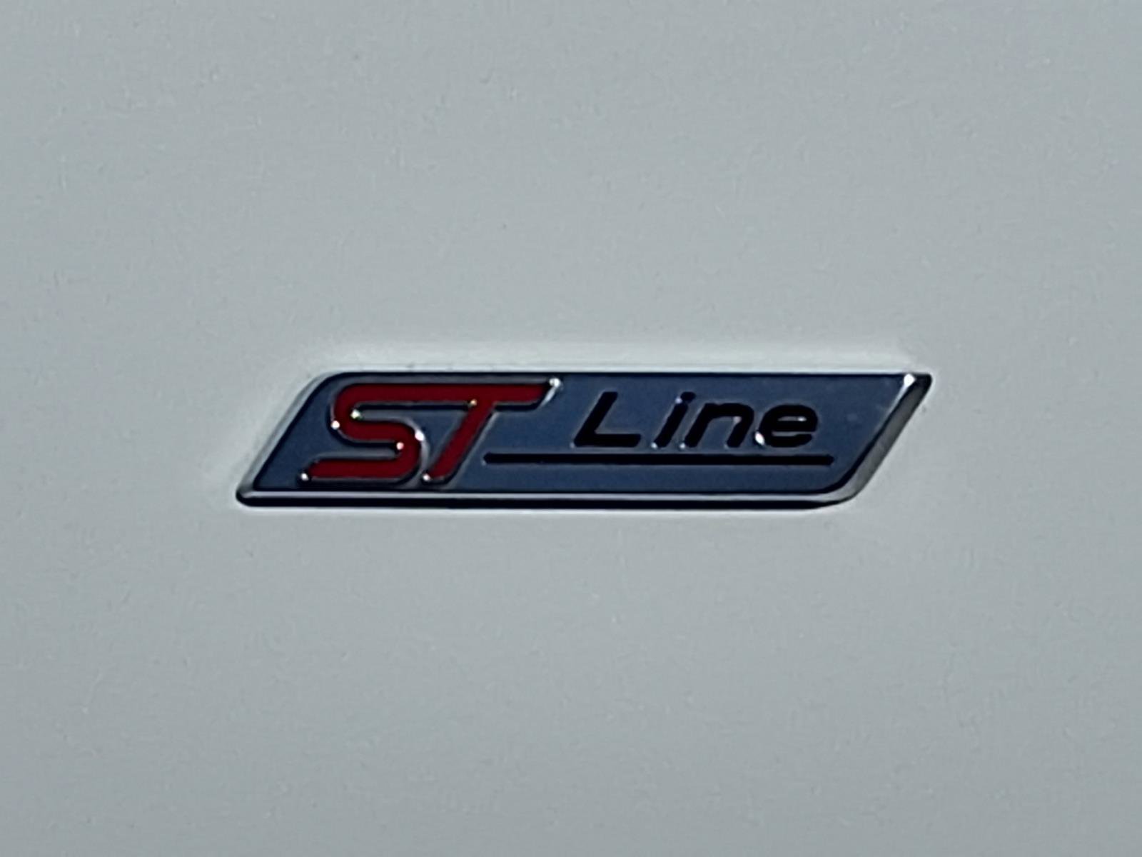Certified 2023 Ford Escape ST-Line AWD/4WD image 11