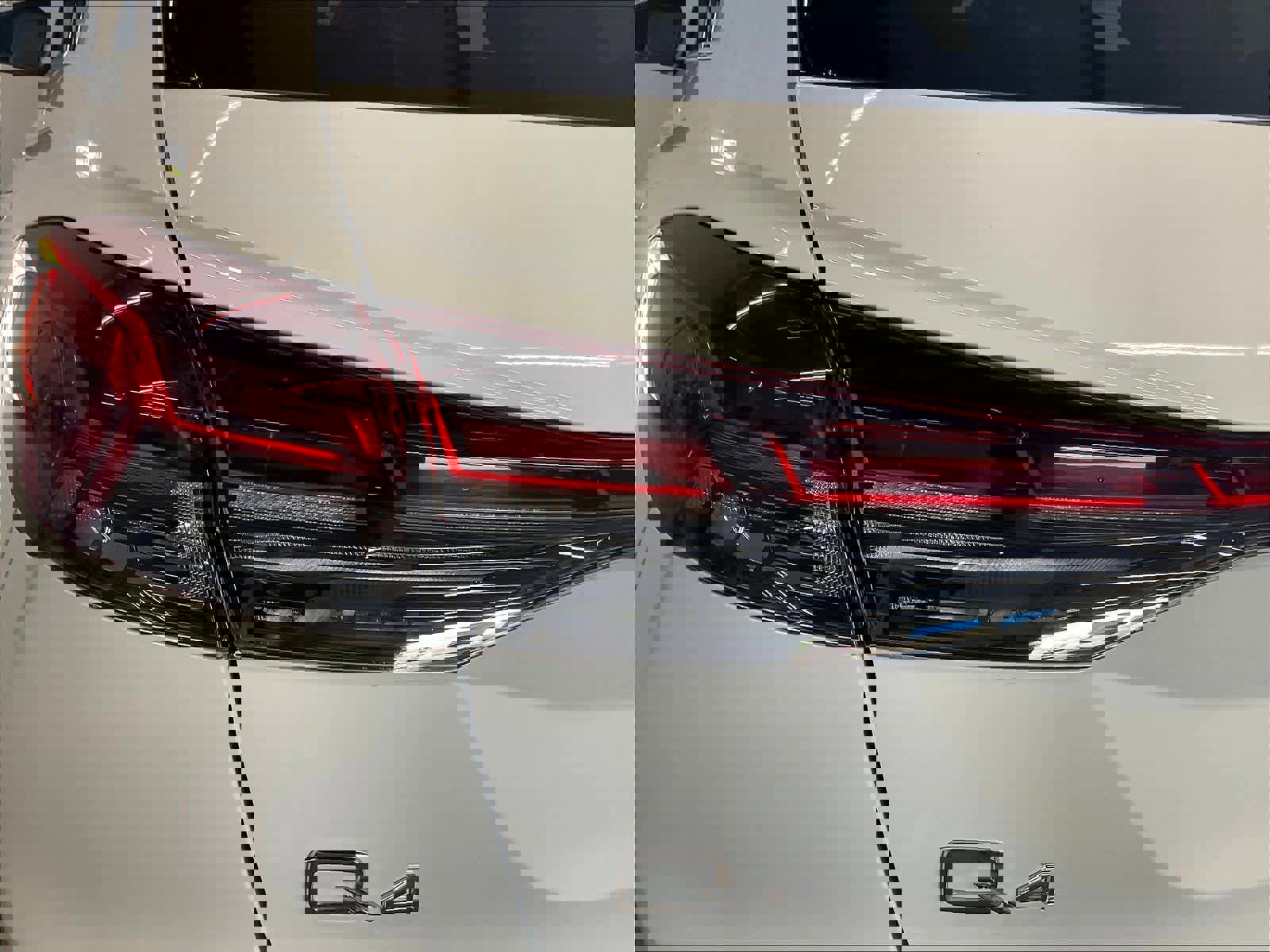 Used 2024 Audi Q4 e-tron Premium w/ Convenience Package image 30