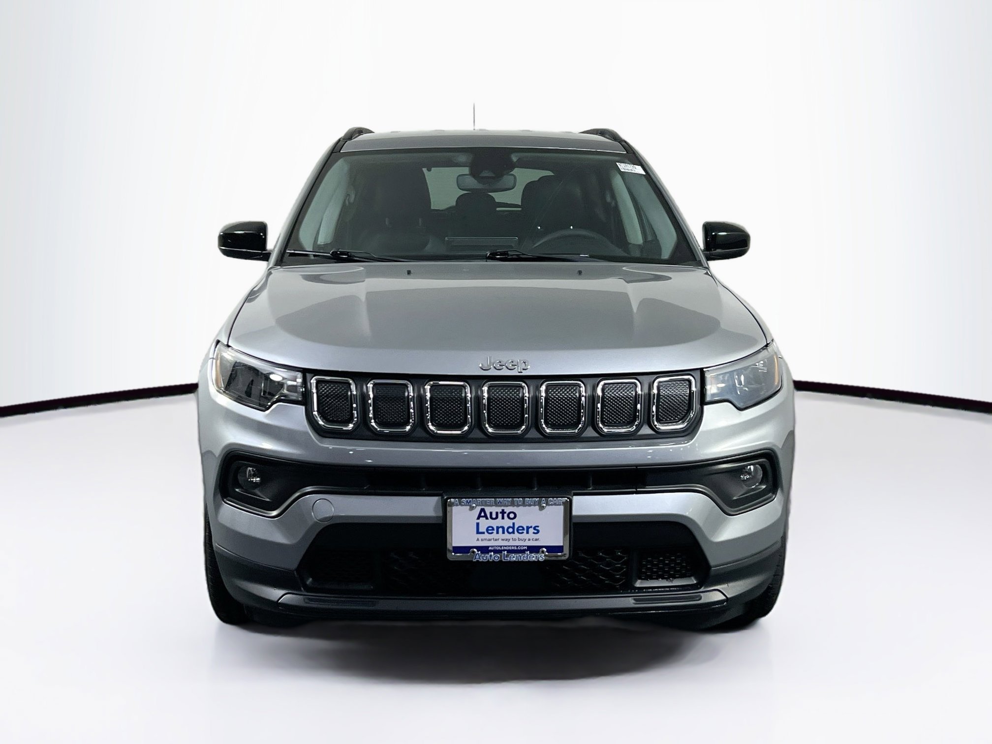 Used 2022 Jeep Compass Latitude image 2