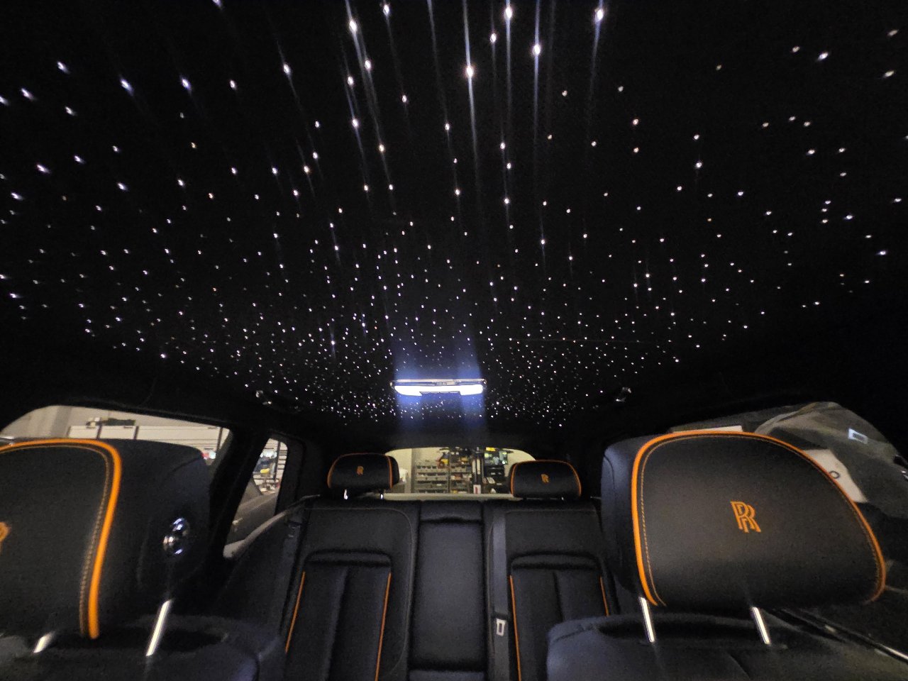 Used 2020 Rolls-Royce Cullinan Black Badge image 4