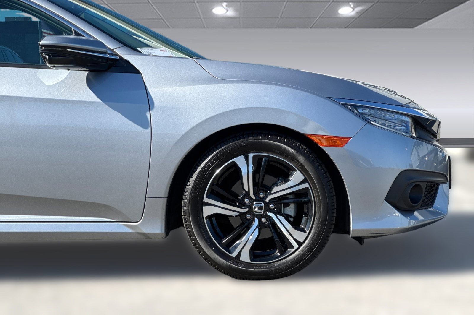 Used 2017 Honda Civic Touring image 34