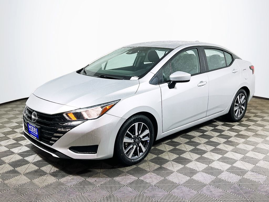 Used 2024 Nissan Versa SV FWD image 3
