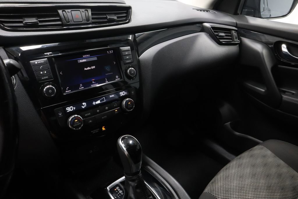 Used 2020 Nissan Rogue Sport SV w/ All-Weather Package image 29