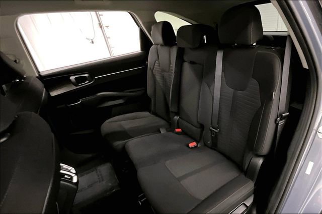 Used 2025 Kia Sorento LX image 23