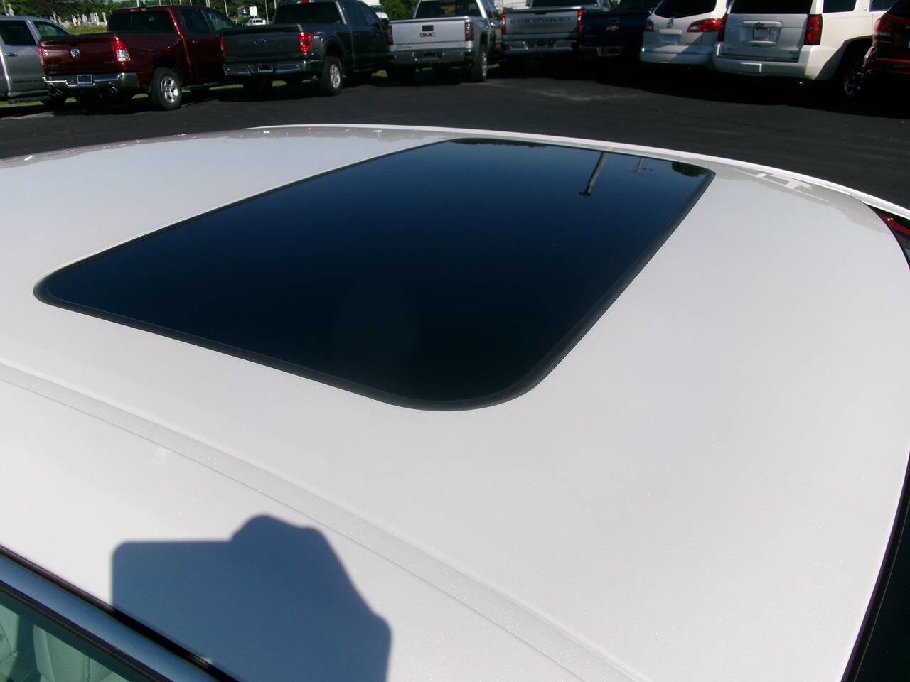 Used 2013 Toyota Avalon Limited w/ Technology Pkg FWD image 10