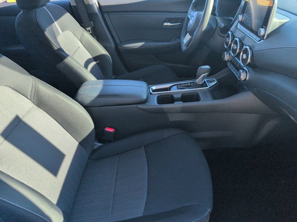 Used 2025 Nissan Sentra SV FWD image 30