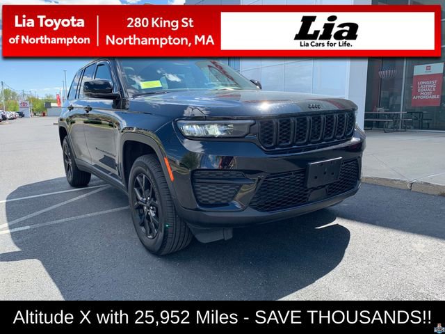 Used 2024 Jeep Grand Cherokee Altitude AWD/4WD image 1