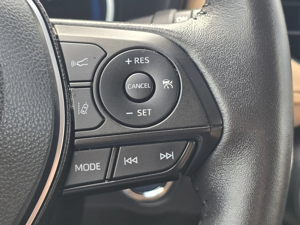 Used 2022 Toyota RAV4 Limited AWD/4WD image 35