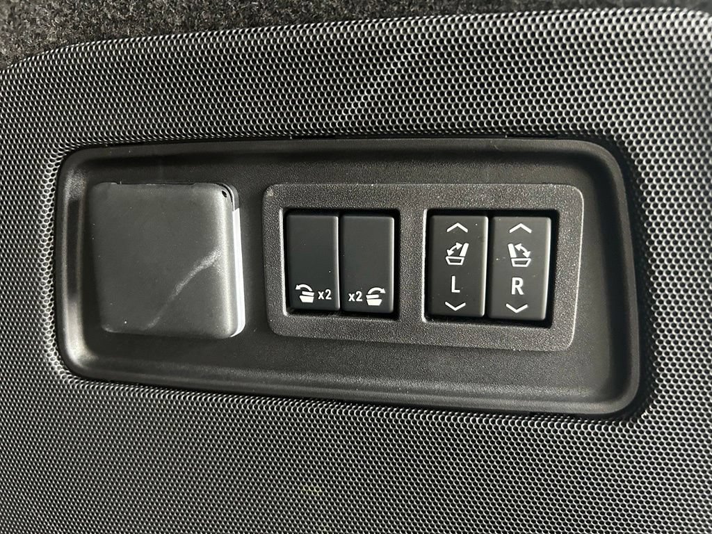 Used 2026 Cadillac Escalade 4WD image 38