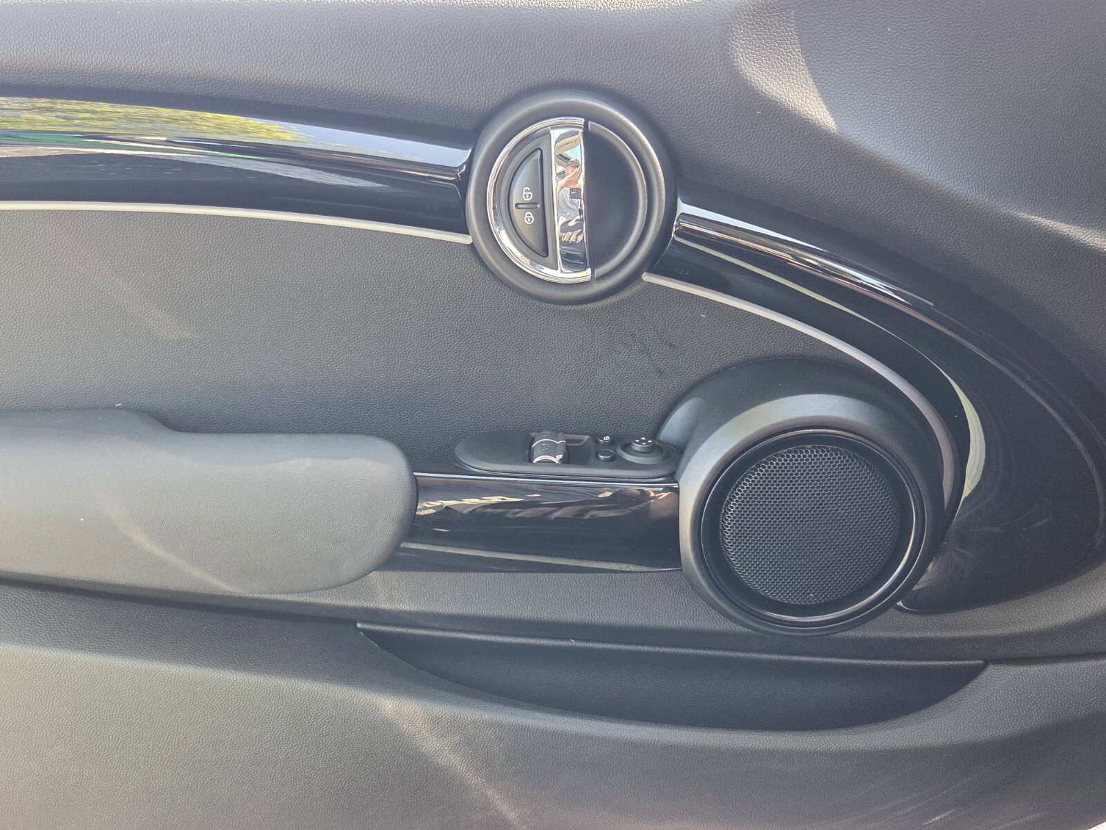 Used 2023 MINI Cooper 2-Door Hardtop image 21