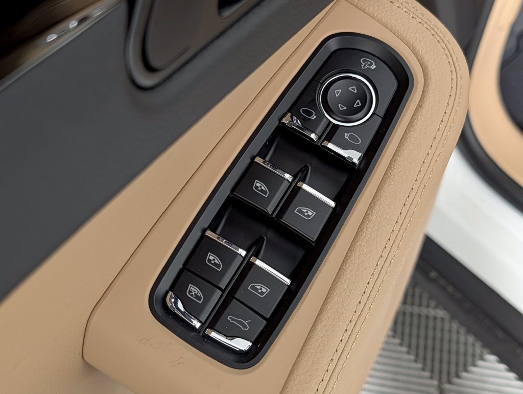 New 2026 Porsche Macan AWD/4WD image 27
