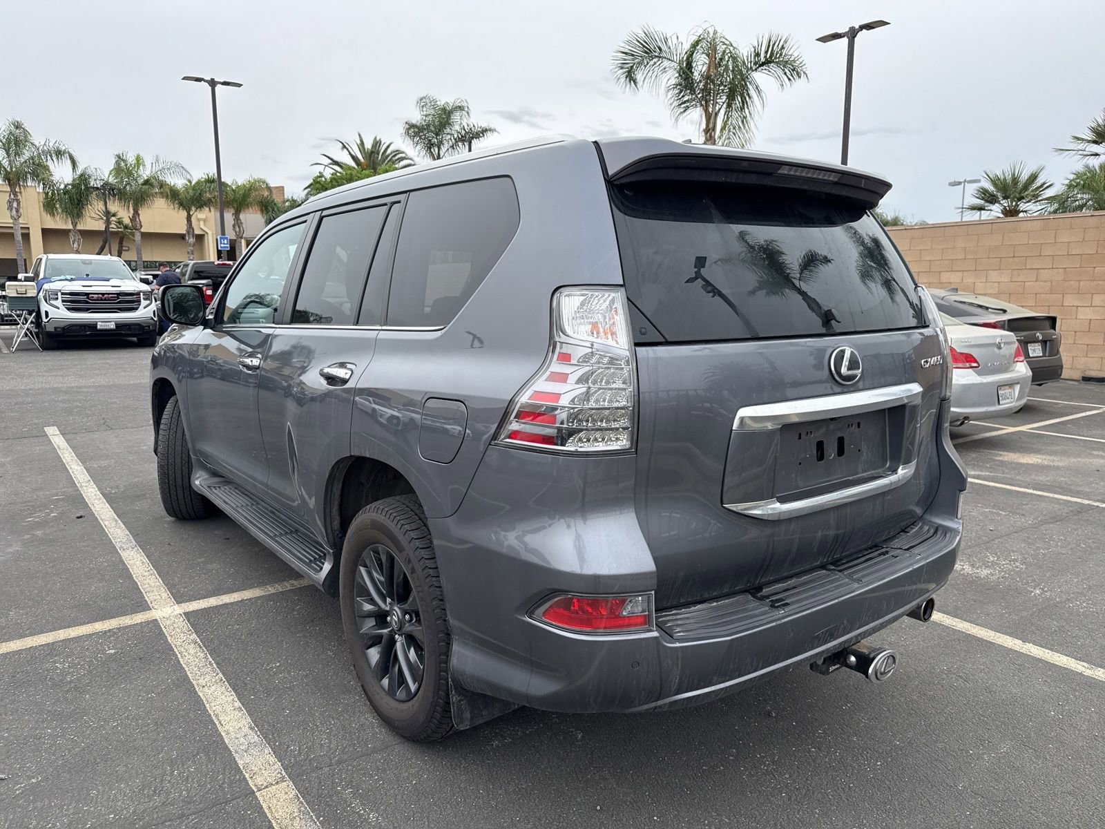 Used 2022 Lexus GX 460 Premium w/ Premium Package image 4