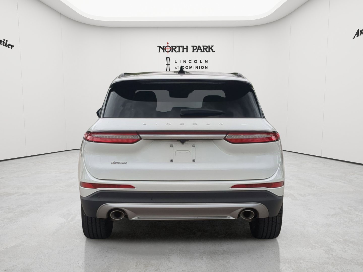 New 2026 Lincoln Corsair Reserve FWD image 4