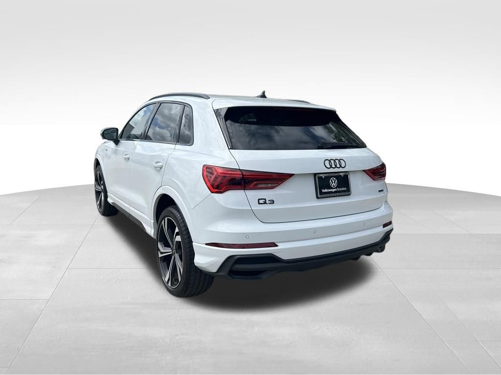 Used 2023 Audi Q3 2.0T Premium Plus w/ Premium Plus Package image 3