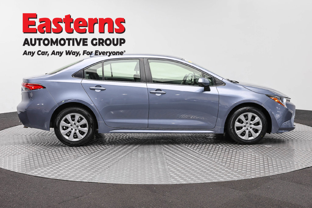 Used 2023 Toyota Corolla LE FWD image 5