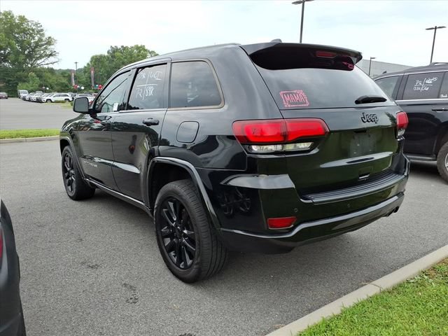 Used 2017 Jeep Grand Cherokee Limited AWD/4WD image 9