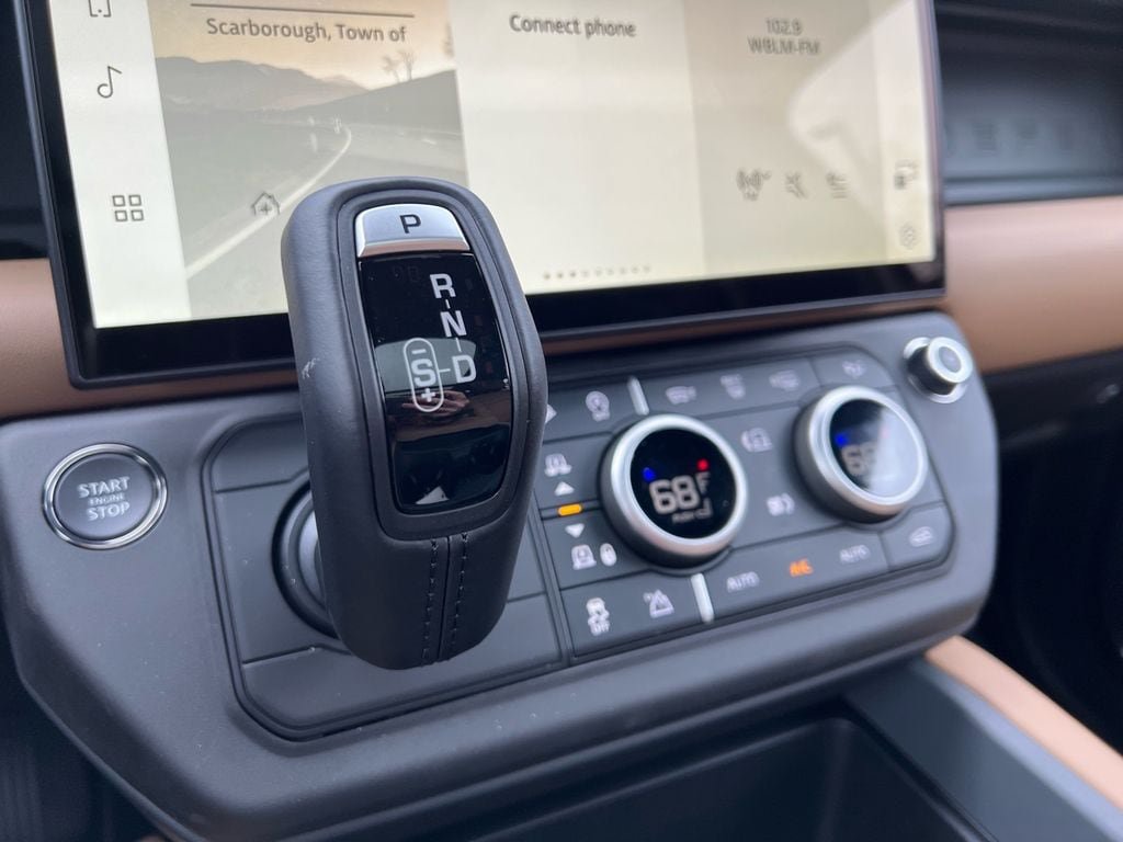 New 2026 Land Rover Defender 110 X-Dynamic SE AWD/4WD image 18
